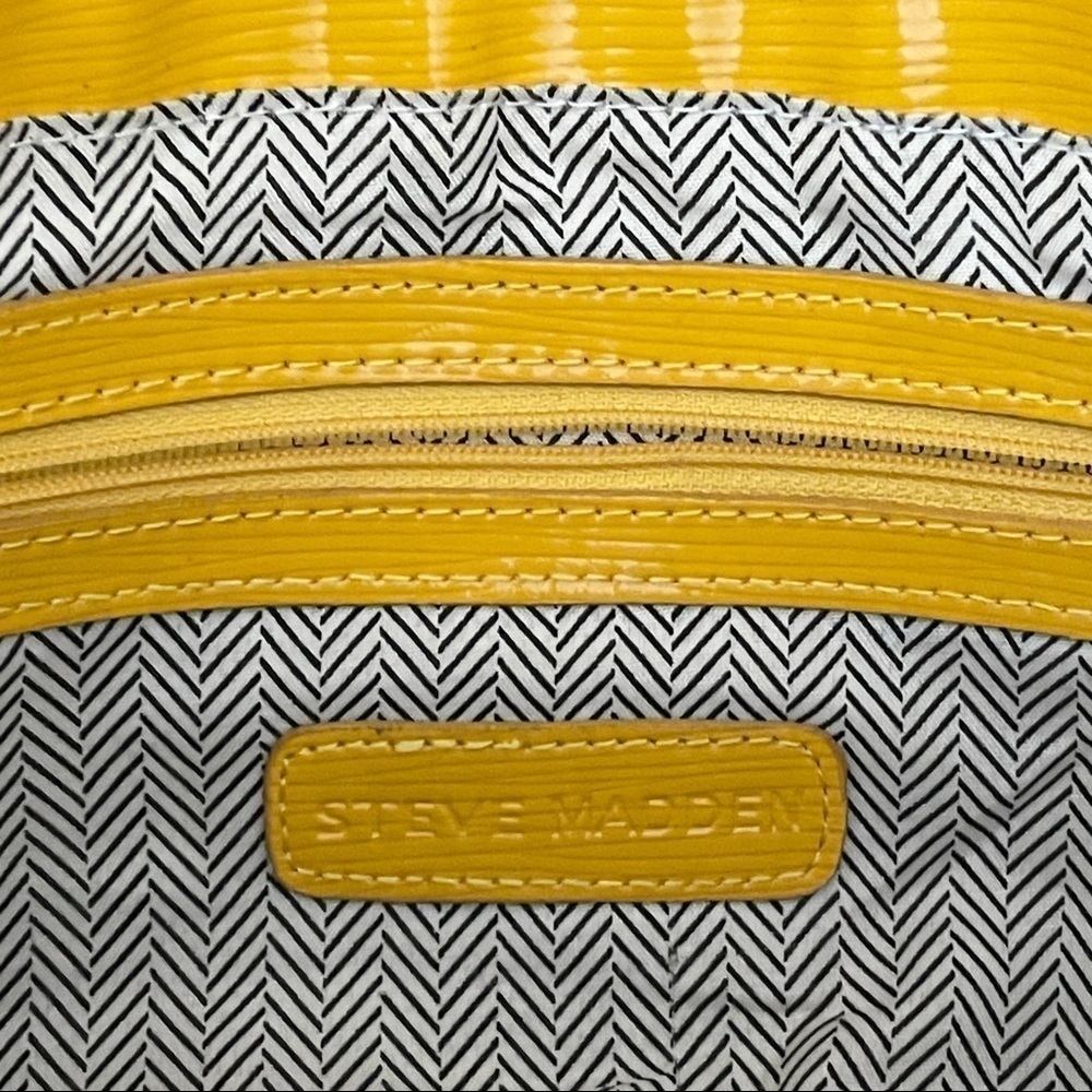 Steve Madden Glossy Patent Mustard Yellow Chain Link Crossbody Bag - Picture 10 of 11